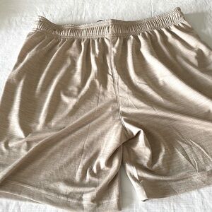 Reebok Nylon Shorts w pockets - Size XL